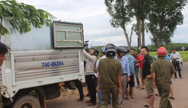 Hai con "trâu điên" sập bẫy. Ảnh: Nguyễn Do.