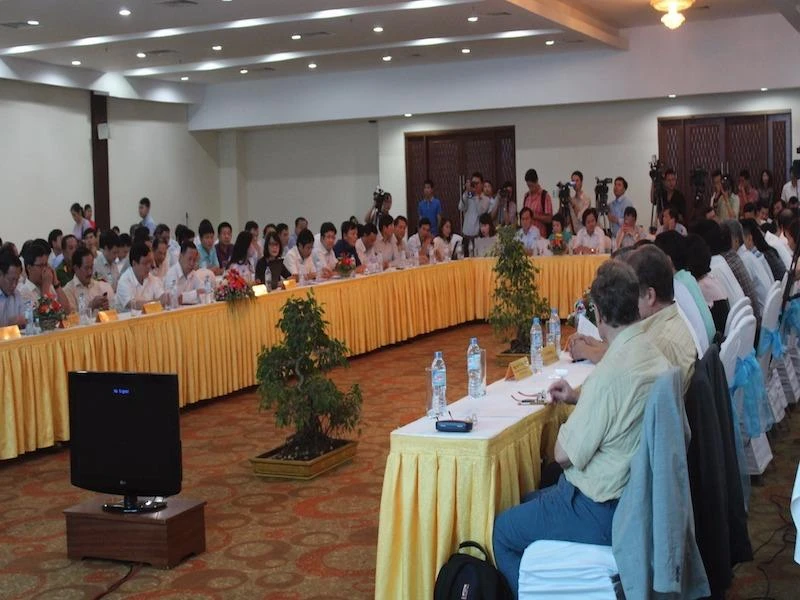 Hội nghị đang diễn ra và có cả sự tham dự của các chuyên gia biển quốc tế. Ảnh: Nguyễn Do.