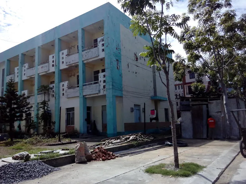 Cảnh hoang tàn, nhếch nhác của khu biệt thự giành cho chuyên gia ảnh 13