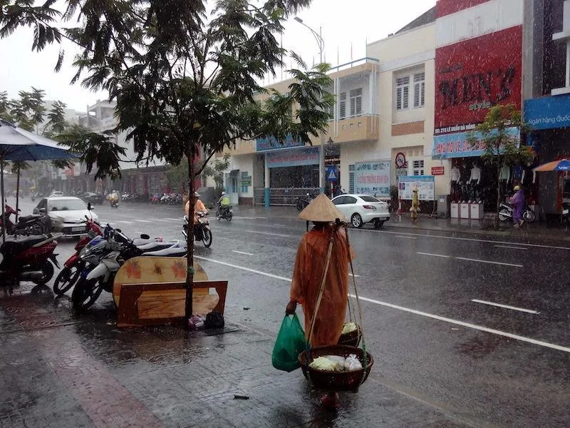 mưa tầm tã tại miền trung