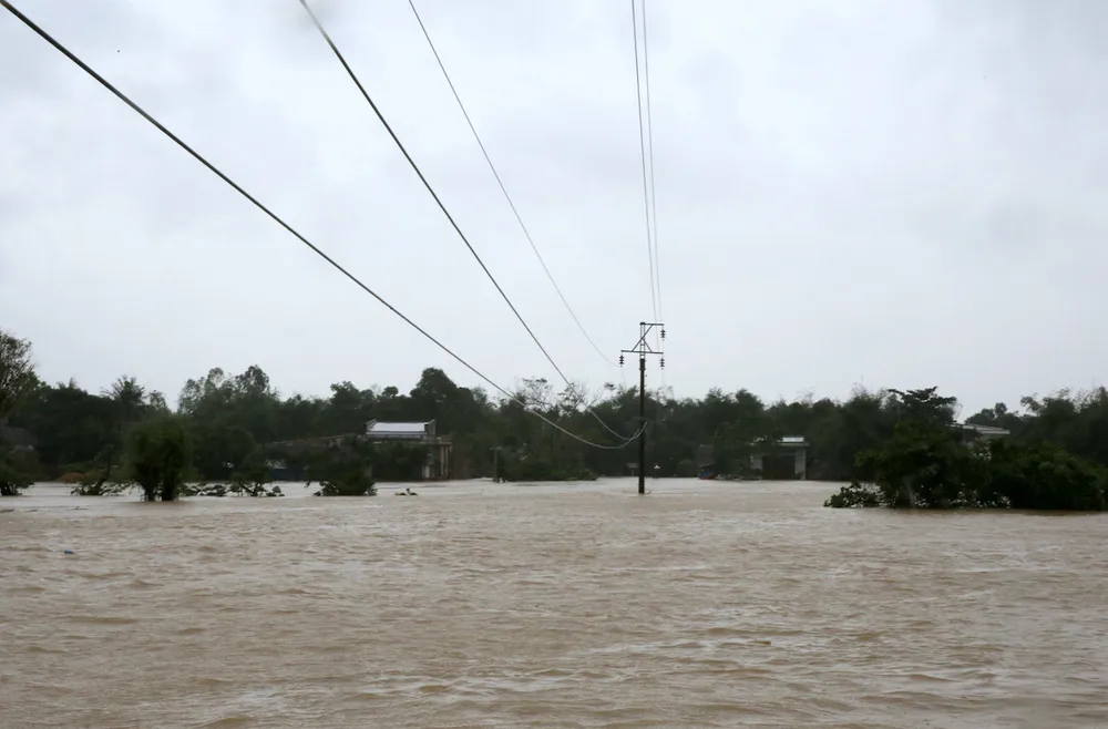 Miền Trung thiệt hại ban đầu khoảng 600 tỉ đồng vì lũ ảnh 1