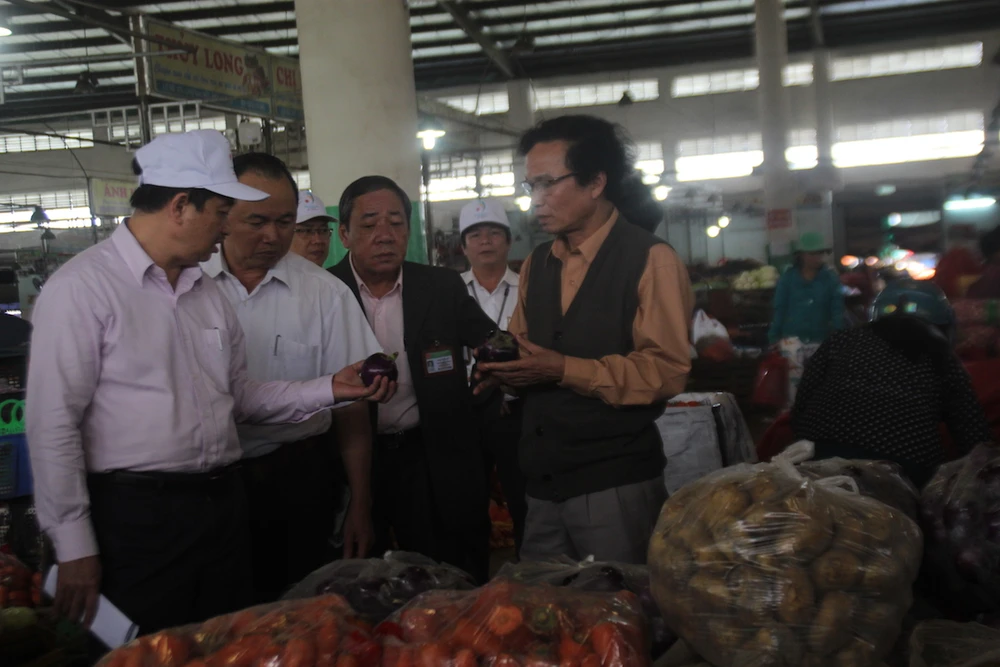 Buộc kê khai xuất xứ hải sản, rau củ trước khi vào chợ ảnh 3