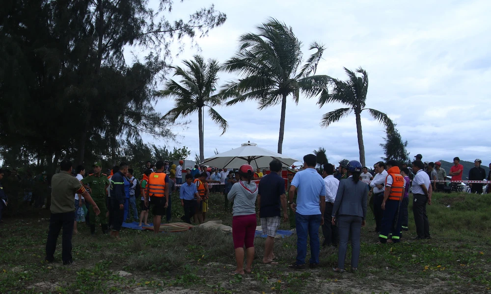 Đi tắm biển, ba học sinh lớp 9 chết đuối ảnh 1