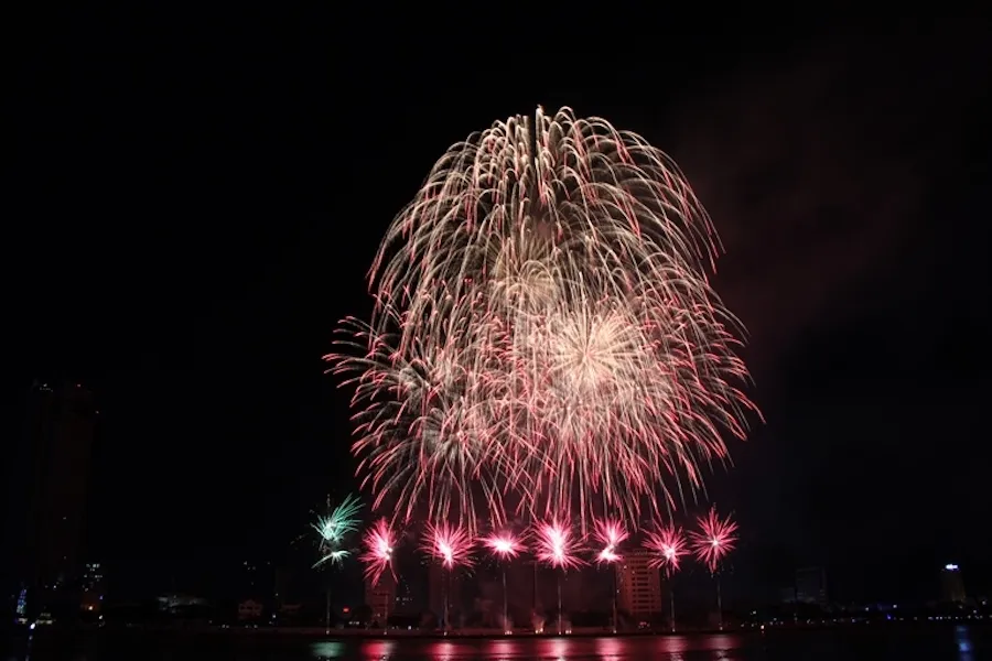 Đà Nẵng tưng bừng chào mừng năm mới 2018 ảnh 12 Đà Nẵng tưng bừng chào mừng năm mới 2018 ảnh 12