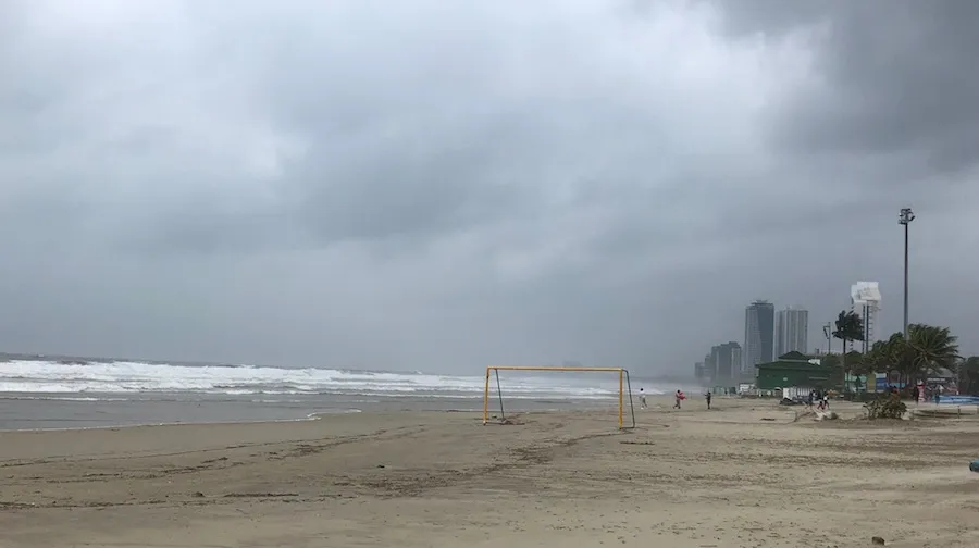 Lắp máy bơm giải cứu bãi biển trước vấn nạn ô nhiễm ảnh 1