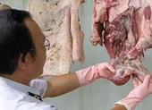 Ban An toàn thực phẩm bày cách 'lật mặt' thịt thối