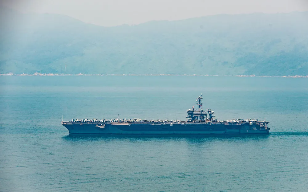 Tàu sân bay USS Carl Vinson đã neo tại vịnh Đà Nẵng ảnh 1