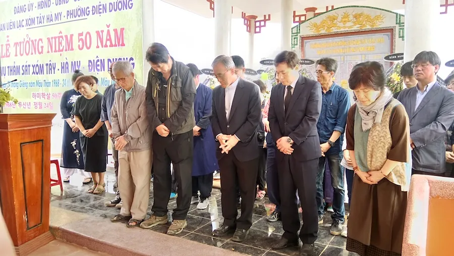 Người Hàn Quốc cúi đầu tạ lỗi vụ thảm sát Hà My ảnh 2 Người Hàn Quốc cúi đầu tạ lỗi vụ thảm sát Hà My ảnh 2