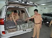 CSGT bắt 100 bánh heroin trên ô tô biển số Lào 