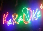 Đánh nữ tiếp viên karaoke xong, ra đánh khách Hàn Quốc