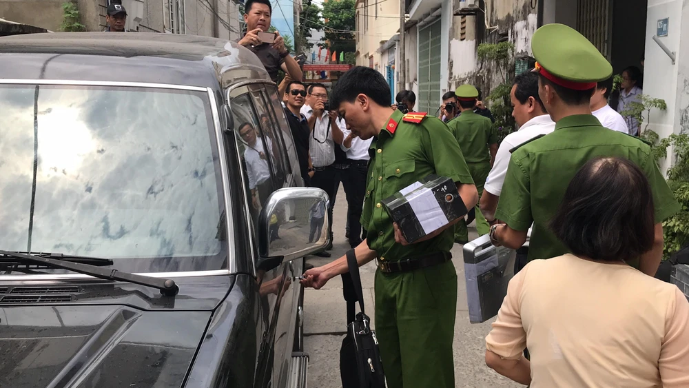 Công an khám xét nhà ông Văn Hữu Chiến, Trần Văn Minh ảnh 4