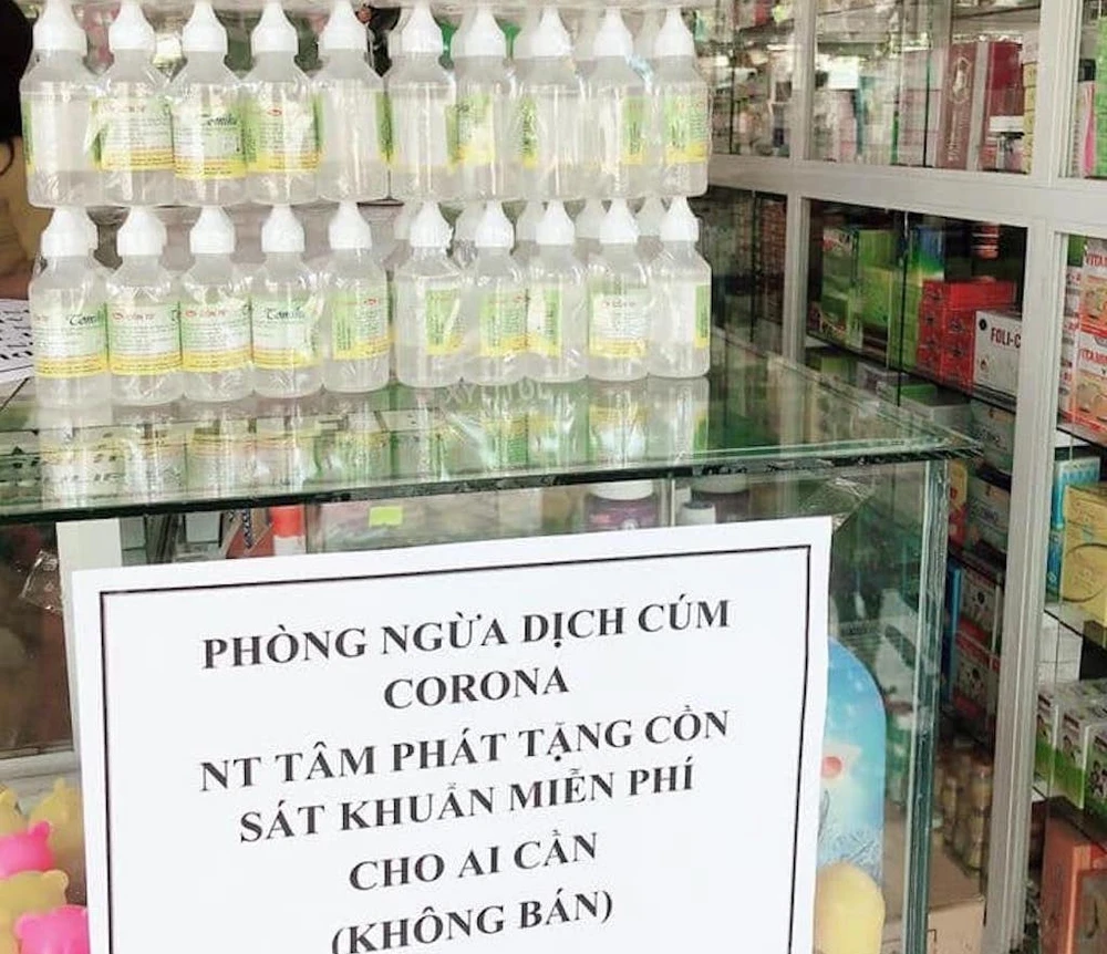 Đà Nẵng chưa phát hiện nCoV, các nhà thuốc phát cồn miễn phí ảnh 1