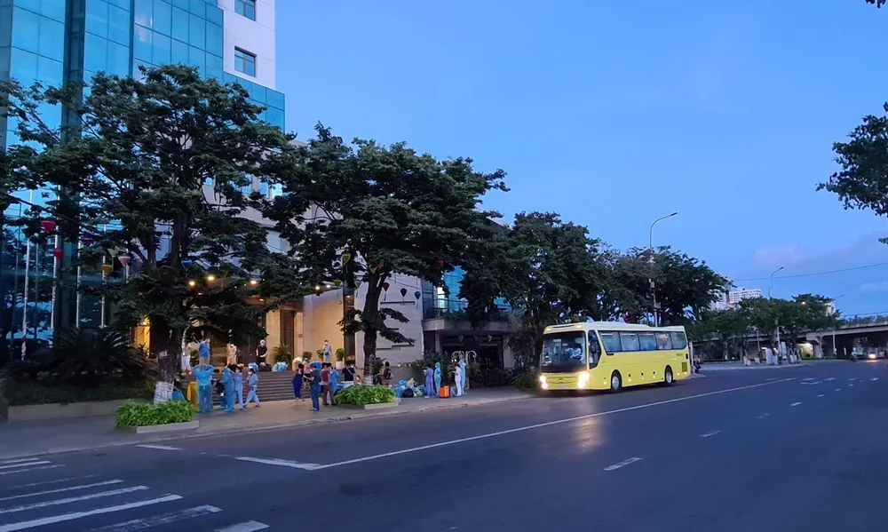 Đà Nẵng đưa 1.000 y, bác sĩ đi cách ly ảnh 1