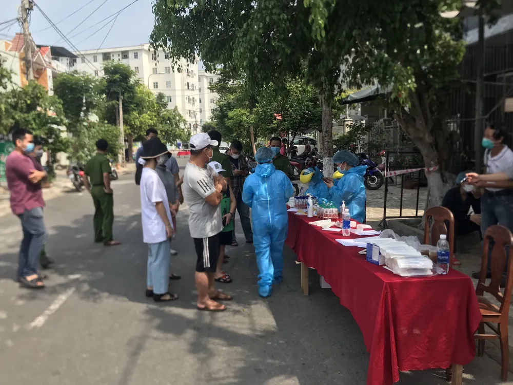 Bí thư, Chủ tịch Đà Nẵng kêu gọi người dân chống dịch ảnh 1