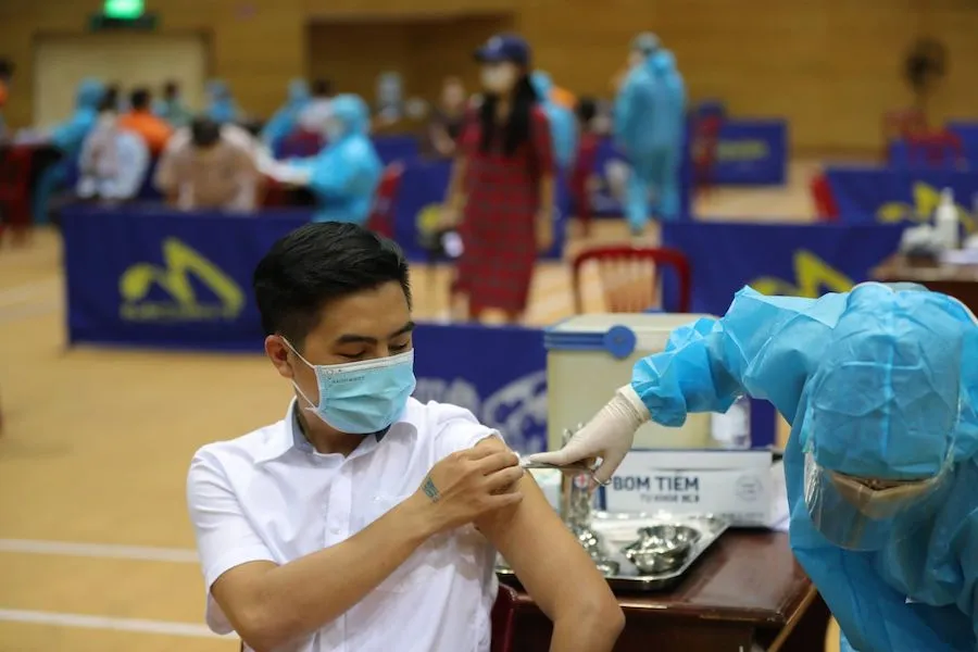 Đà Nẵng tiêm phủ 200.000 liều vaccine cho nhiều đối tượng tới ngày 21-9 ảnh 1