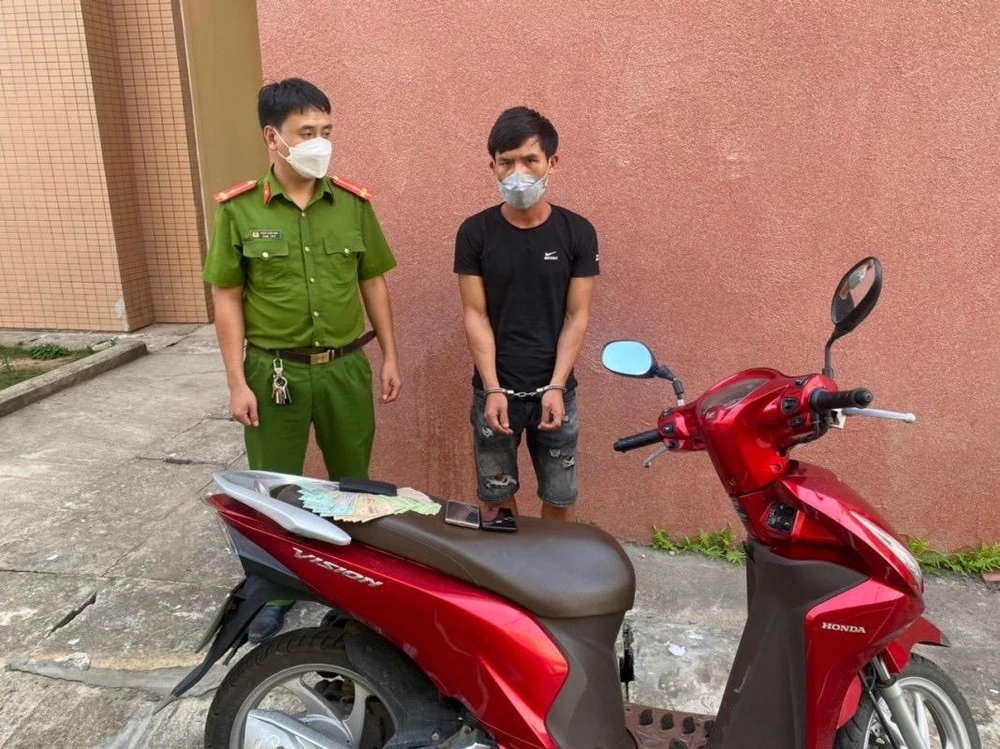 Cường tại cơ quan công an. Ảnh: Trần Tuấn.