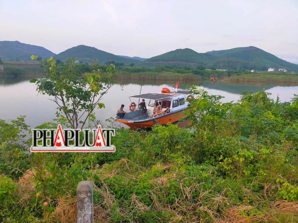 Khu vực vợ chồng anh Quốc và chị Hường bị chìm thuyền. Ảnh: NDCC.