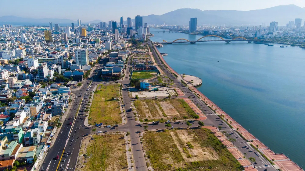 Một góc bờ Tây sông Hàn. Ảnh: BÙI TOÀN.