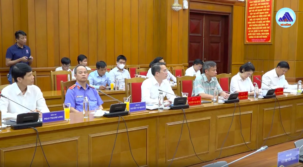 Các thành viên trong Ban Chỉ đạo Thành ủy Đà Nẵng về phòng, chống tham nhũng, tiêu cực. Ảnh: ĐN.