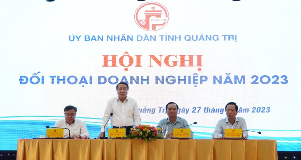 Lãnh đạo tỉnh Quảng Trị tại hội nghị đối thoại. Ảnh: MH.