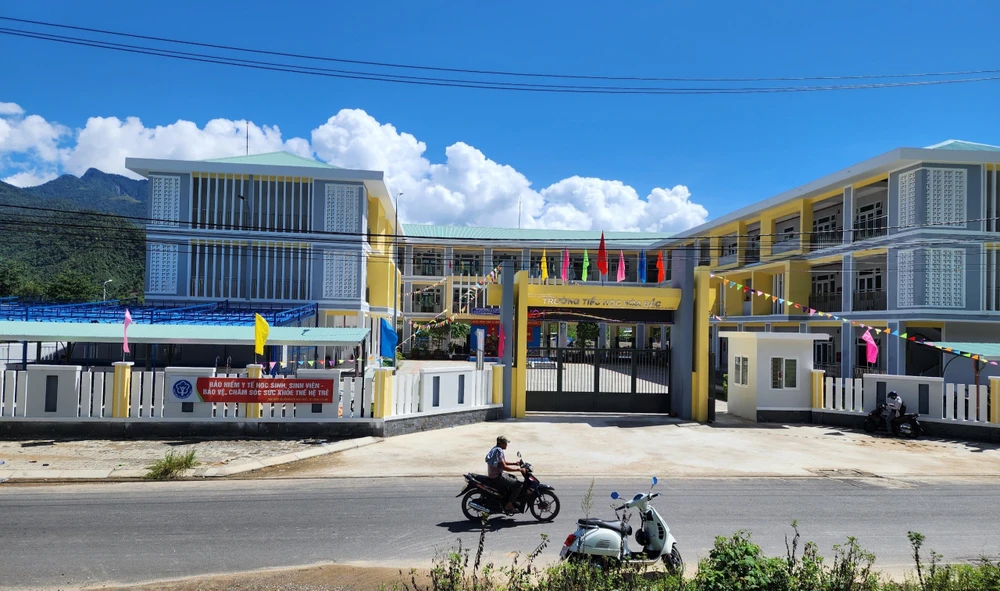 Ngôi trường mới khang trang, hiện đại được đầu tư 25 tỉ đồng. Ảnh: MT