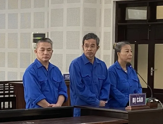 Các bị cáo tại phiên tòa sơ thẩm. Ảnh: HH. Dua-hoi-lo.jpg