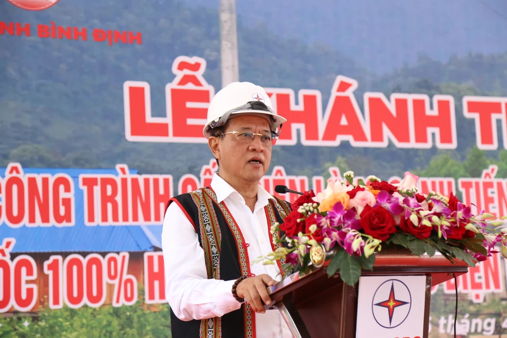 Ông Ngô Tấn Cư, Tổng giám đốc EVNCPC phát biểu. Ngo-tan-cu.JPG