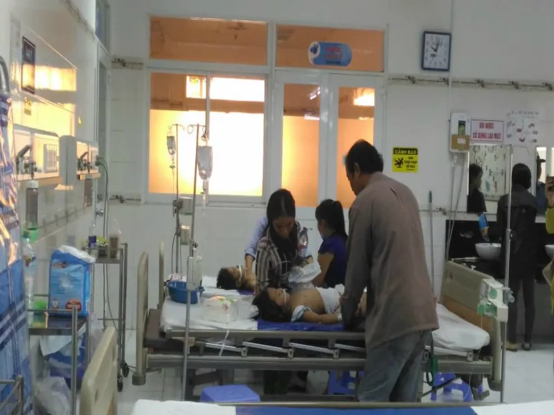 Người cha đầu độc 3 con nhỏ bị khởi tố tội giết người ảnh 1