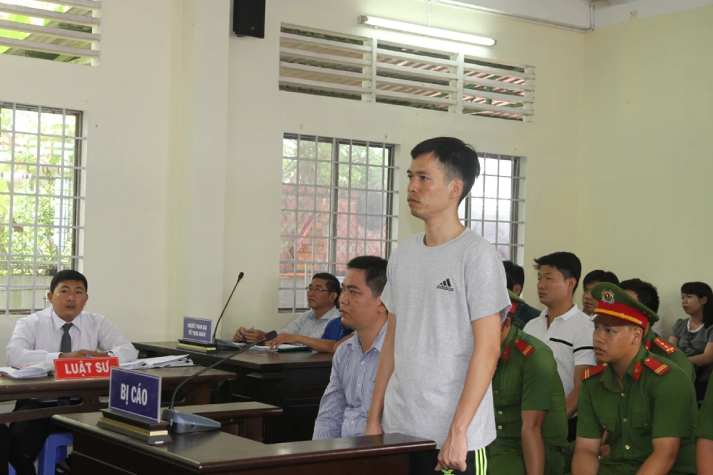 Xuất hiện nhiều tình tiết mới ở phiên xử 2 cựu công an ảnh 1