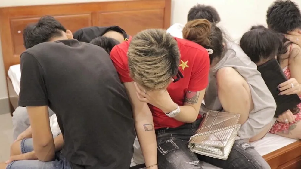 Hơn chục nam thanh nữ tú “bày tiệc” ma túy trong nhà nghỉ ảnh 1 Hơn chục nam thanh nữ tú “bày tiệc” ma túy trong nhà nghỉ ảnh 1