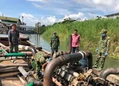 Công an thông tin vụ người 16 tuổi nghi bị bắt cóc ở Chợ Mới ảnh 2 1 ghe số hiệu nước ngoài hút trộm cát ở khu vực biên giới