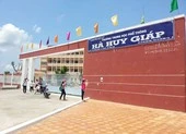 Cần Thơ: 1 nam sinh rơi từ lầu 3 của trường học tử vong