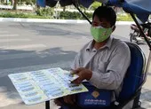 Trà Vinh hỗ trợ người bán vé số ảnh hưởng dịch COVID-19