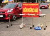 Trà Vinh giảm thời gian cách ly F1, chủ động cấp giấy đi đường cho dân ảnh 2 TP Vinh cấp thẻ đi chợ cho dân, giấy đi đường cho cán bộ, shipper
