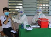 Vĩnh Long giảm cấp độ dịch, chỉ còn 1 xã vùng đỏ ảnh 1 Vĩnh Long đang tiêm vaccine COVID-19 cho trẻ em 12-17 tuổi