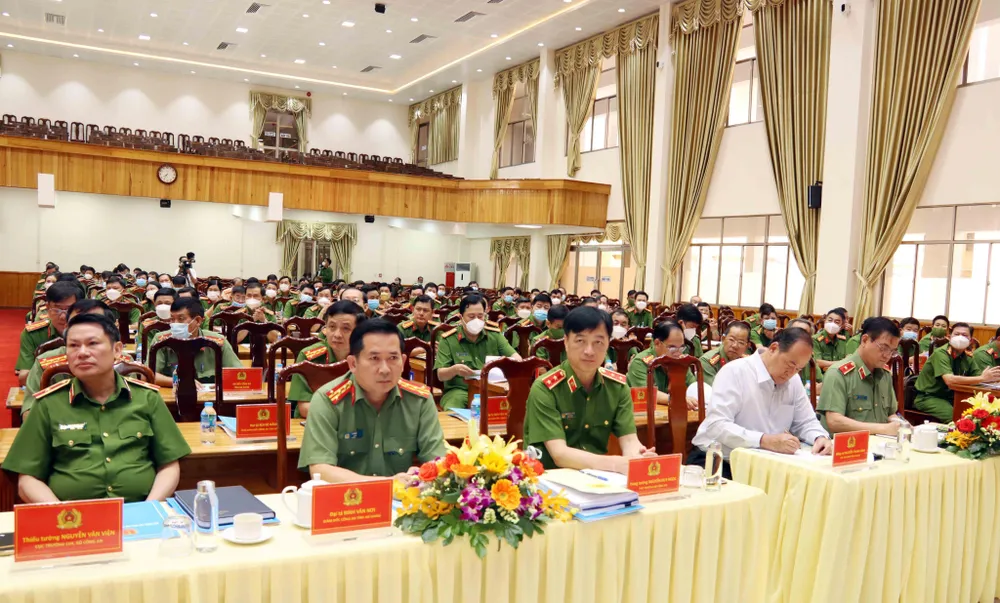 Các đại biểu dự Hội nghị giao ban Ban Chỉ đạo phương án nghiệp vụ về phòng ngừa, đấu tranh với tội phạm ma túy trên tuyến biên giới Tây Nam.