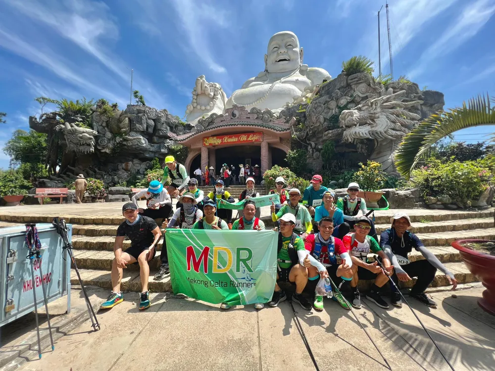 và điểm cuối là Ban Quản lý Khu du lịch Núi Cấm.