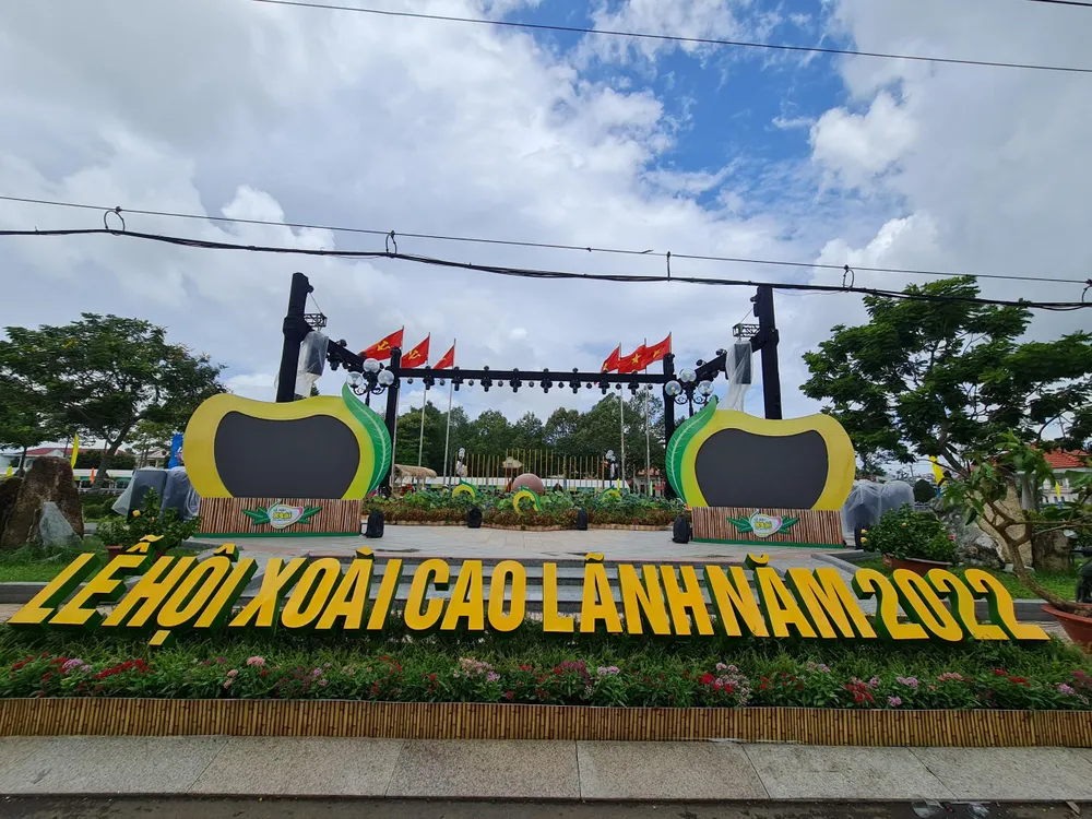 Lễ hội xoài Cao Lãnh năm 2022 được tổ chức tại Công viên Hai Bà Trưng, Cầu cảnh quan, đường Lê Lợi.