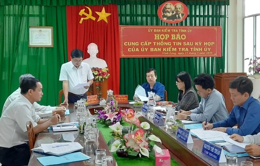 Ủy ban Kiểm tra Tỉnh ủy Vĩnh Long thông tin việc kỷ luật bốn lãnh đạo Hội Chữ thập đỏ tỉnh. Ảnh: HD