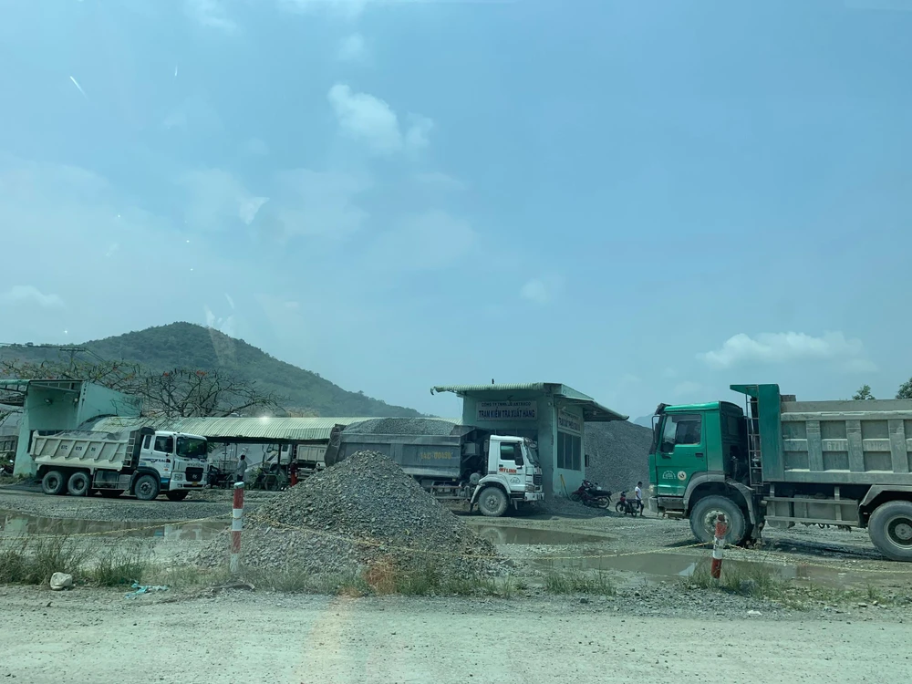 Mỏ đá trên địa bàn huyện Tri Tôn, An Giang