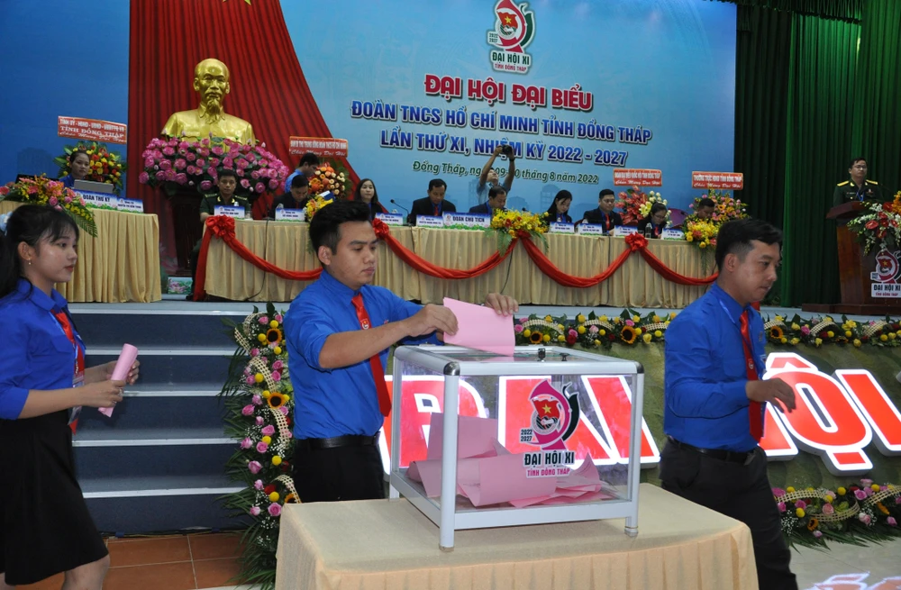 Các đại biểu bầu trực tiếp Bí thư Tỉnh Đoàn Đồng Tháp khóa XI, nhiệm kỳ 2022 – 2027. Ảnh: HD