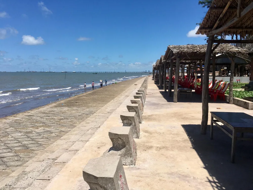 Khu du lịch biển Ba Động. Ảnh: HD