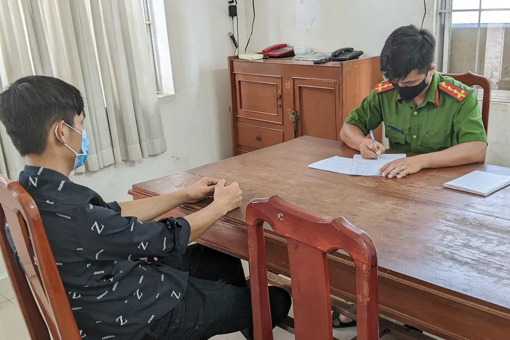 ĐVLE lên trình diện, tường trình với công an về vụ việc. Ảnh: CACC ĐVLE lên trình diện, tường trình với công an về vụ việc. Ảnh: CACC