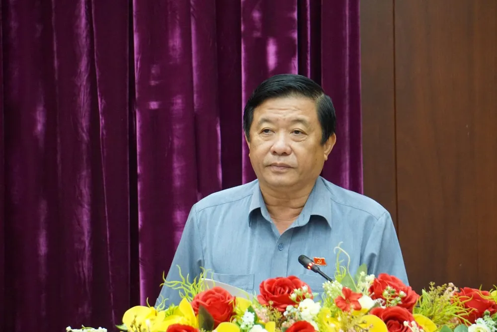 Ông Bùi Văn Nghiêm, Bí thư Tỉnh ủy Vĩnh Long, thông tin tại buổi gặp mặt báo chí. Ảnh: HD