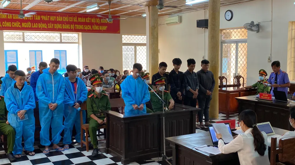 Các bị cáo tại tòa. Ảnh: HD Các bị cáo tại tòa. Ảnh: HD