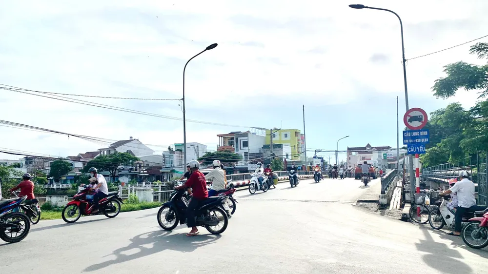 Cầu Long Bình hiện hữu. Ảnh: HỒ GIANG Cầu Long Bình hiện hữu. Ảnh: HỒ GIANG
