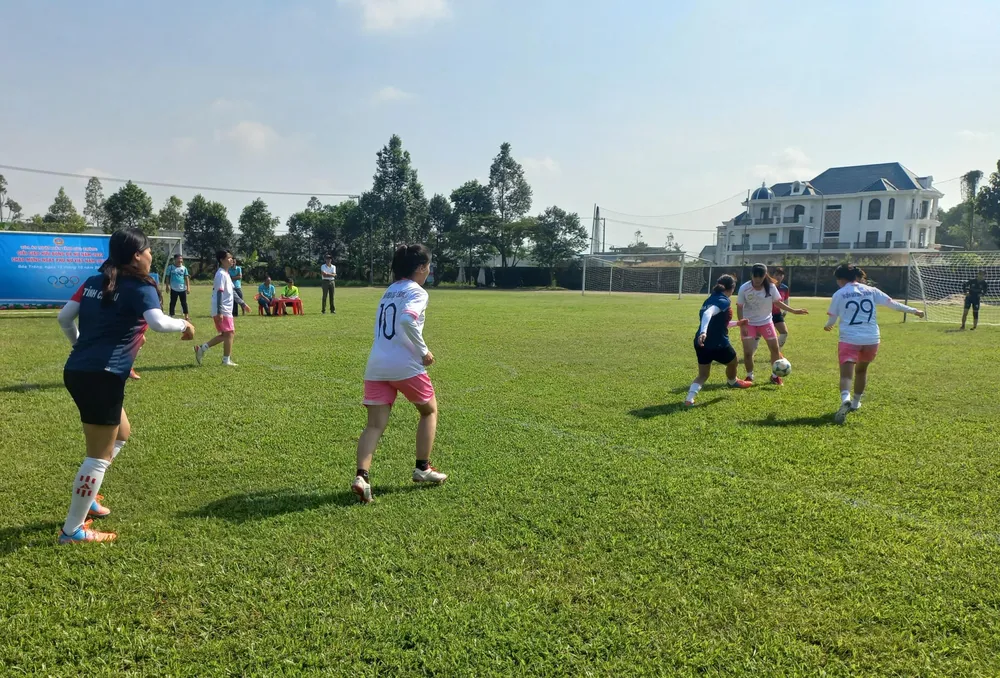 Các đội tuyển tranh tài quyết liệt