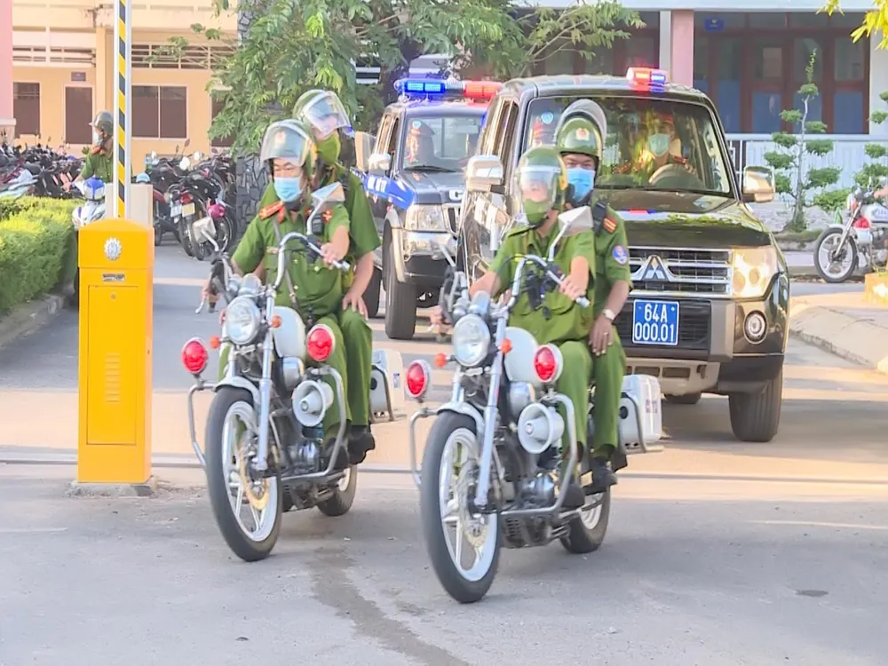 Công an vĩnh long ra quân trấn áp tội phạm