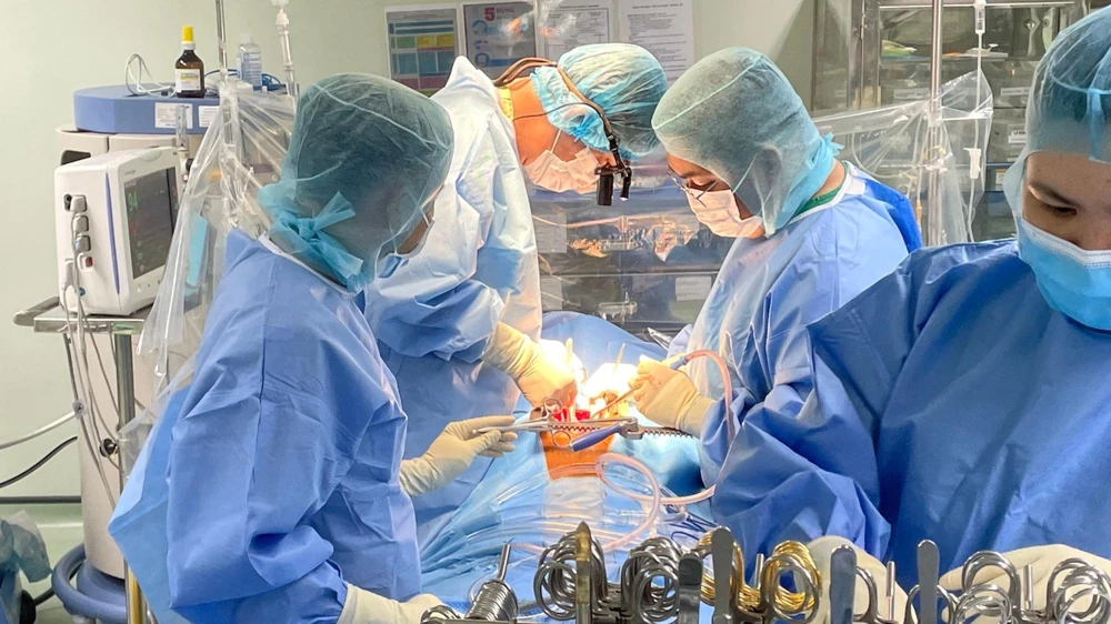 cứu người campuchia