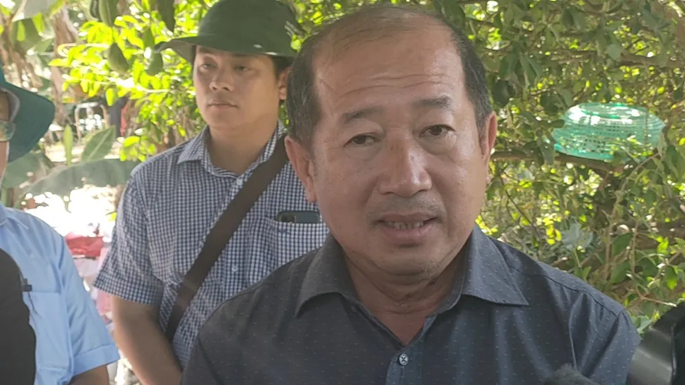 Phó Chủ tịch UBND tỉnh Đồng Tháp Đoàn Tấn Bửu thông tin với báo chí vào trưa 3-1. Phó Chủ tịch UBND tỉnh Đồng Tháp Đoàn Tấn Bửu thông tin với báo chí vào trưa 3-1.